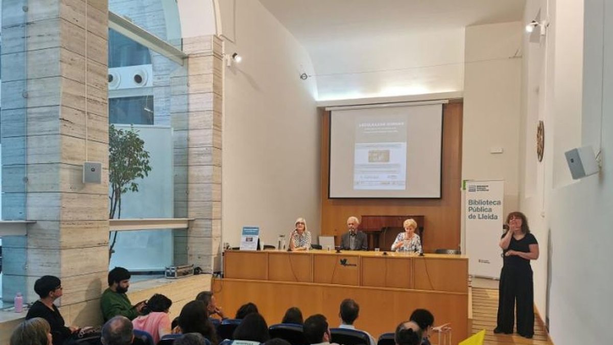 Conferència ahir amb el premi Nobel de Literatura Abdulrazak Gurnah a la Biblioteca de Lleida. - BIBLIOTECA PÚBLICA DE LLEIDA
