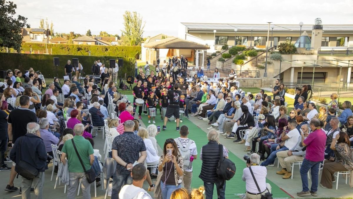 Un nombrós públic va assistir a la vesprada musical solidària. - JORDI ECHEVARRIA