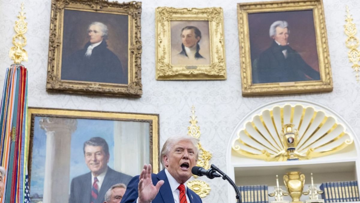 Donald Trump vol “aprimar” l’Administració als EUA. - EFE/SHAWN THEW