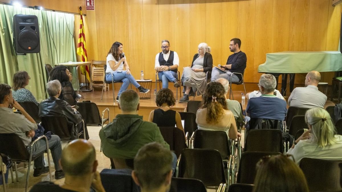 La jornada d’ahir es va celebrar en l’Ateneu Popular de Ponent. - JORDI ECHEVARRIA