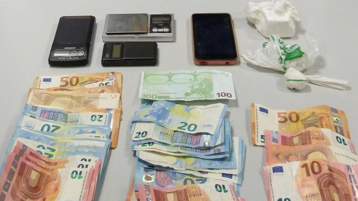 Decomiso que se hizo en el piso del investigado. - MOSSOS D’ESQUADRA