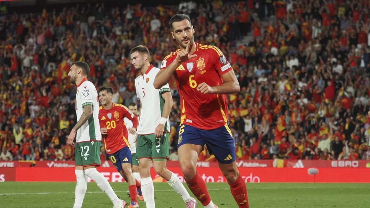 Mikel Merino celebra un dels seus dos gols. - EFE