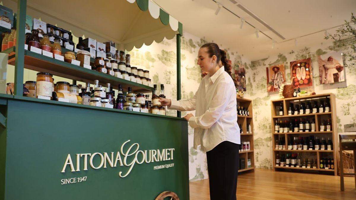 Productes gastronòmics lleidatans a Aitona Gourmet, a La Roca Village. - AMADO FORROLLA