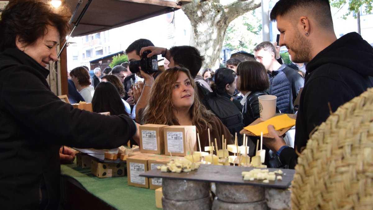 Una de les parades de formatges artesans.
