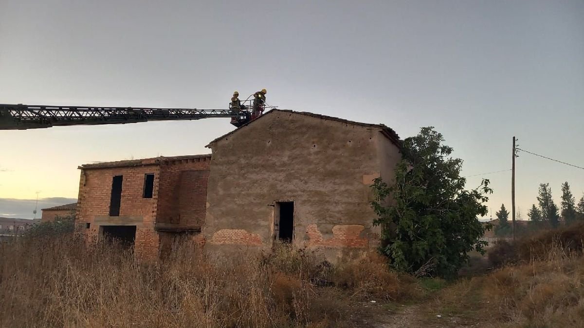Imagen de la extinción con la autoescalera. - SEGRE