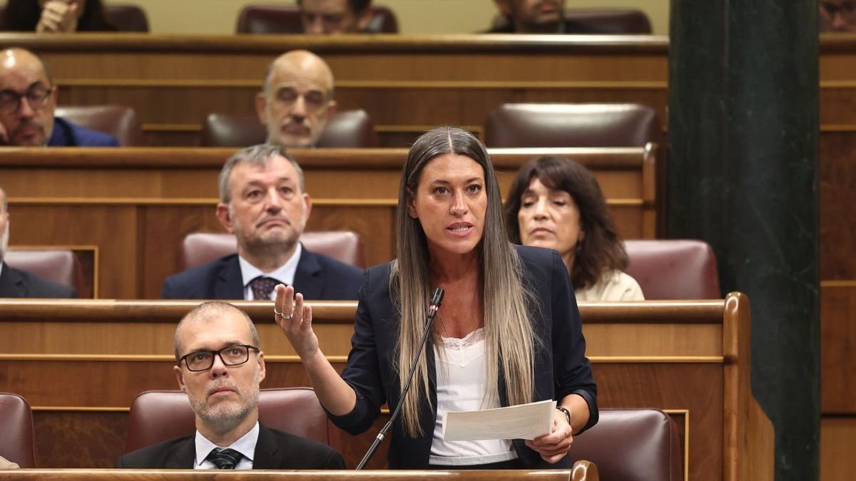 La líder de Junts al Congrés, Míriam Nogueras, durant la seua intervenció. - EUROPA PRESS