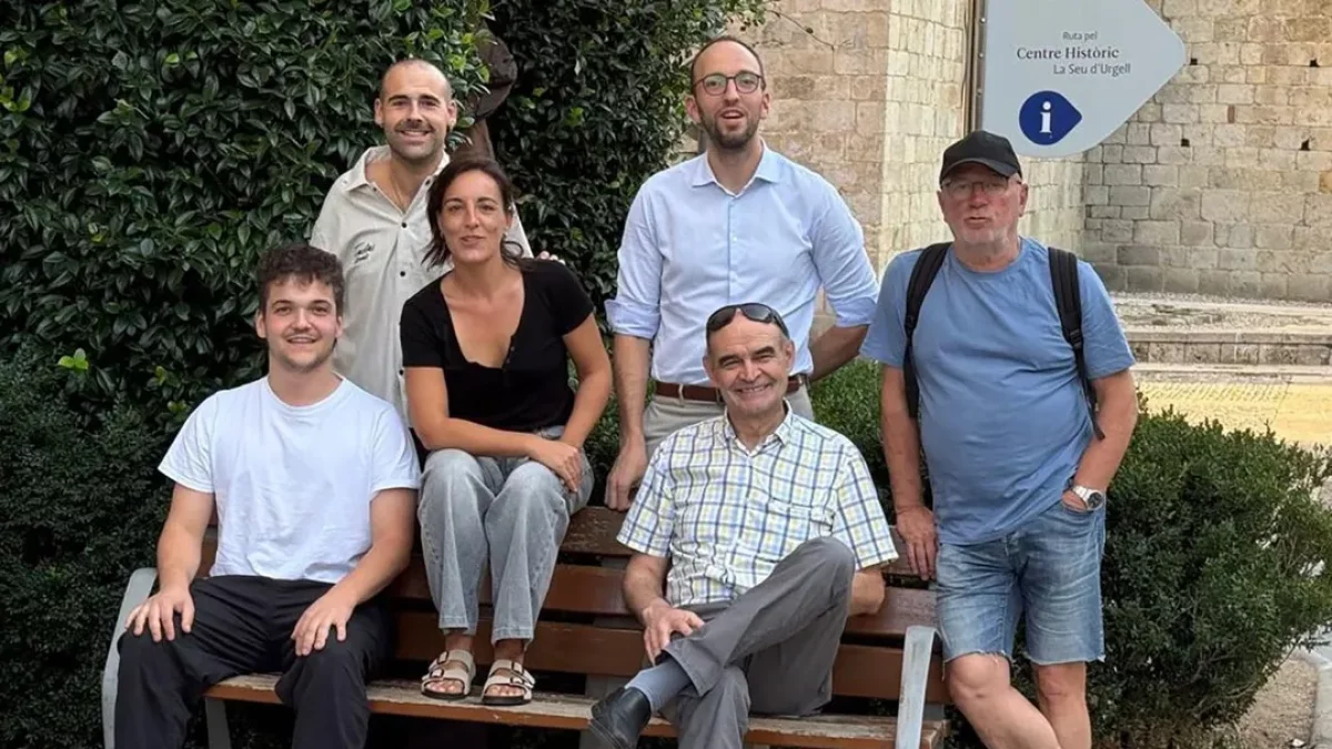 Foto de grup dels impulsors del muntatge teatral. - ASSOCIACIÓ NUS TEATRE