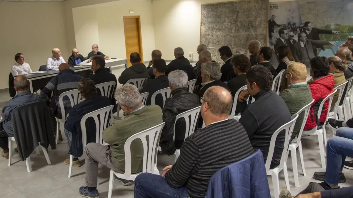 La asamblea se celebró ayer en Tàrrega. - LAIA PEDRÓS