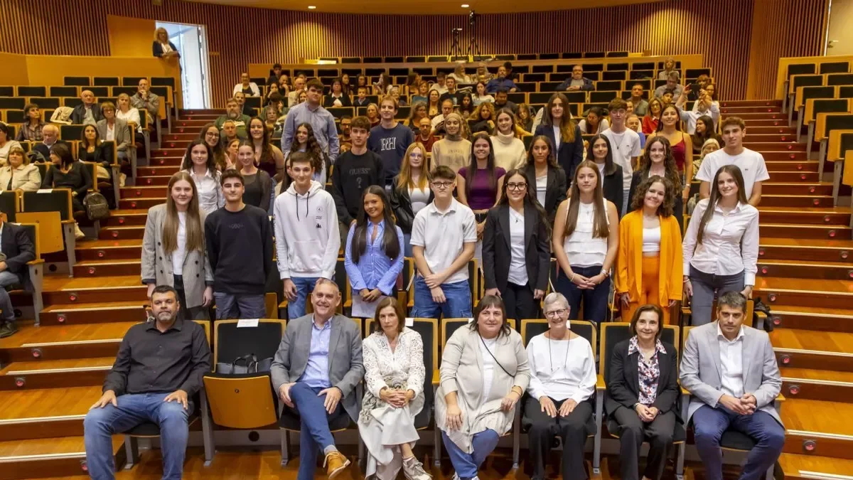Els joves premiats van rebre ahir els guardons al campus de Cappont. - JORDI ECHEVARRIA