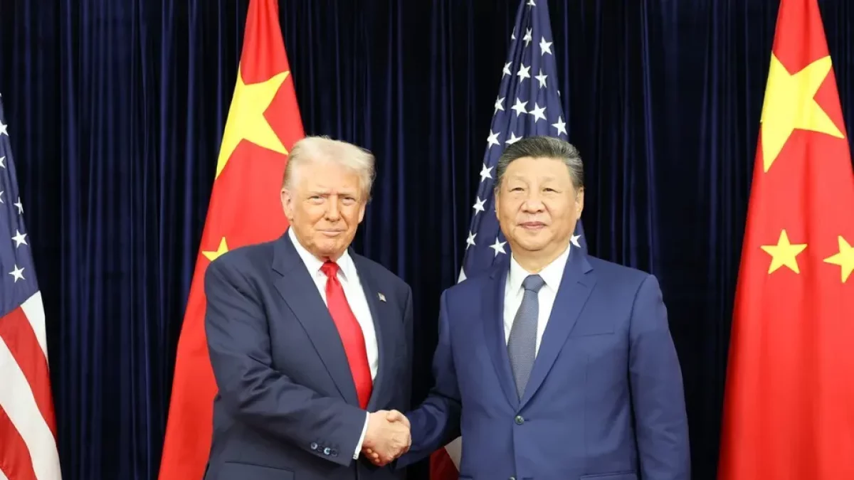 Encaixada de mans entre Trump i Xi a la cimera bilateral a Busan. - HUANG JINGWEN / XINHUA NEWS