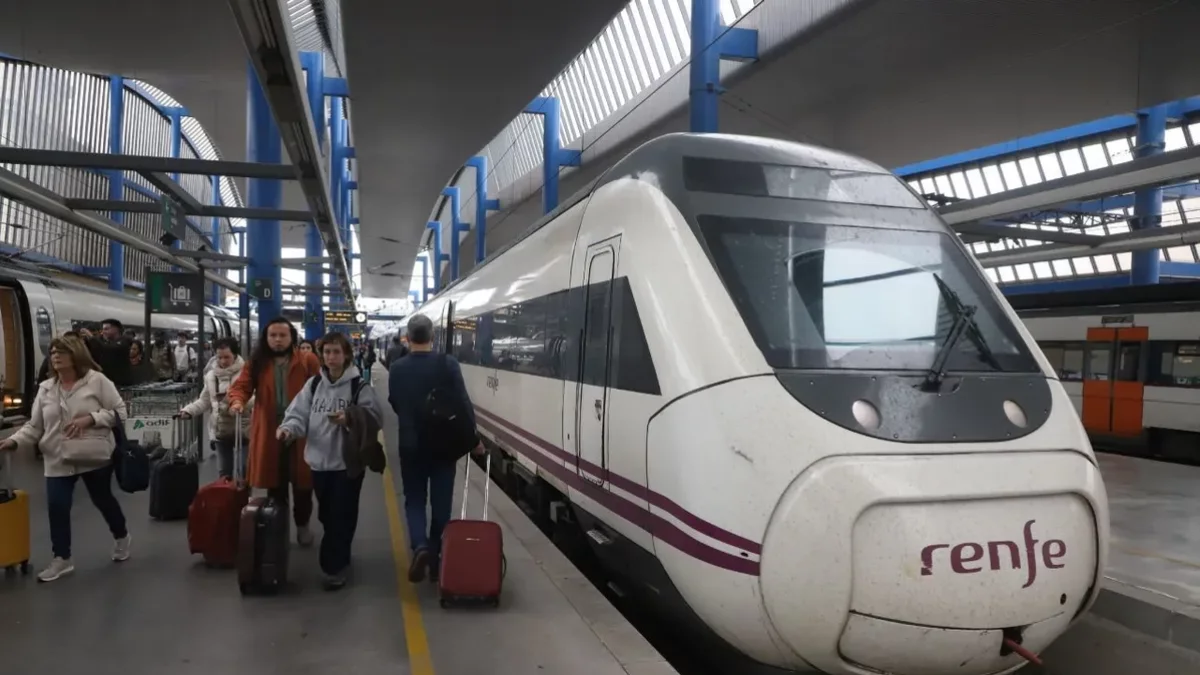 Imatge d’arxiu d’un tren Avant a l’estació de Lleida. - SEGRE