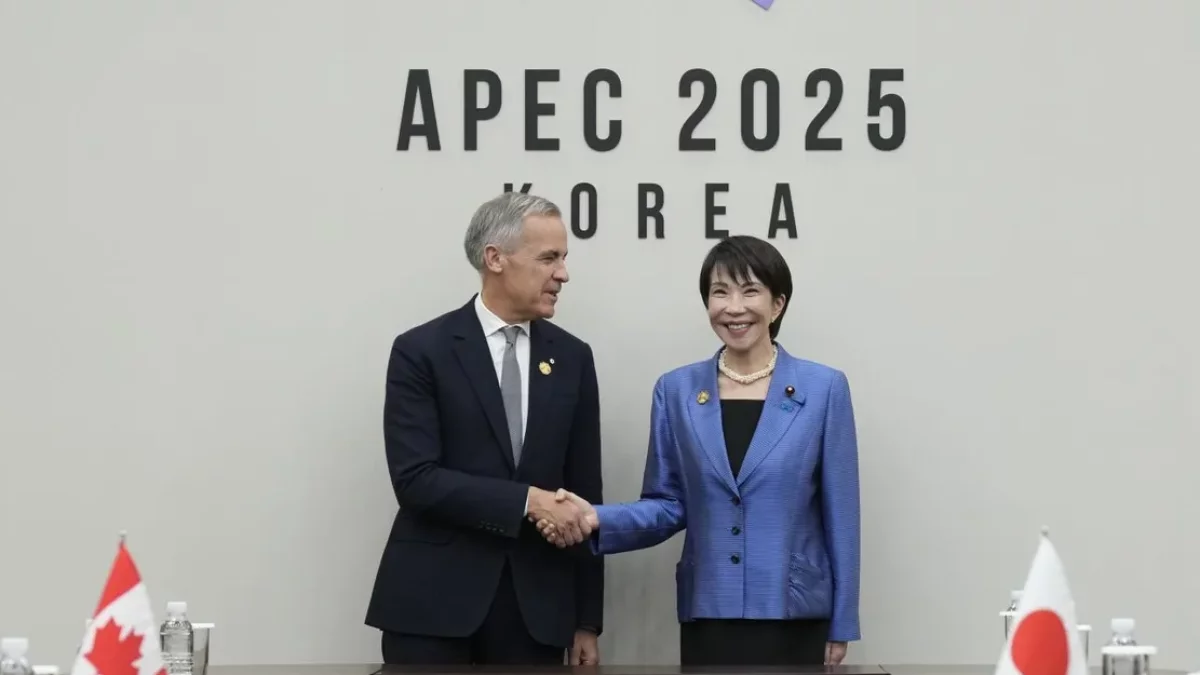 El primer ministre canadenc, Mark Carney, al costat de la seua homòloga japonesa, Sanae Takaichi. - EUROPA PRESS