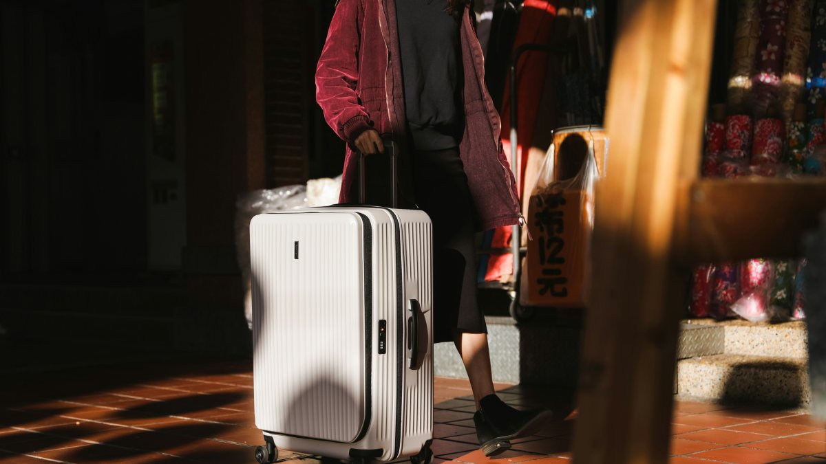 Eminent Luggage / Unsplash