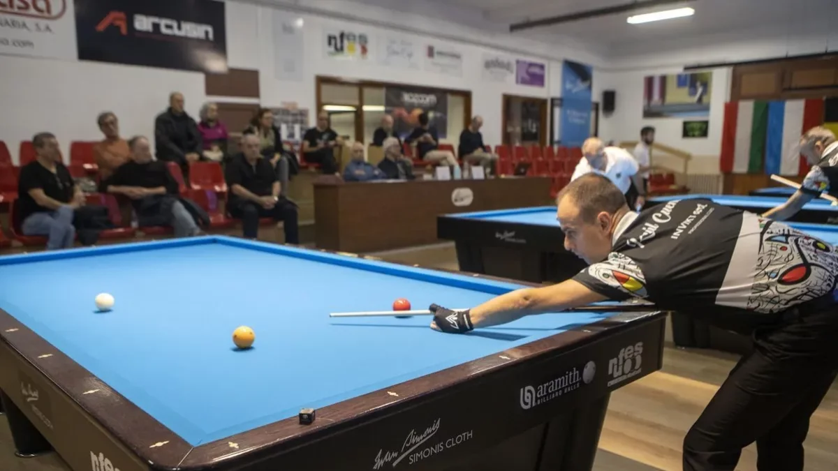 Raül Cuenca, actual campió d’Europa, ahir en una partida.