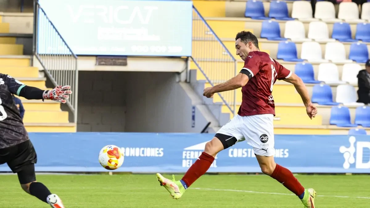 Boris Garrós, en la definición que supuso el 0-1. - INGRID SEGURA