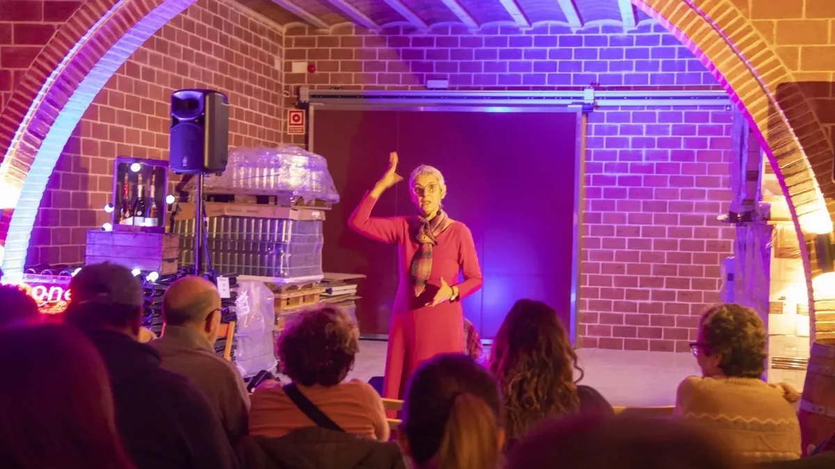 Actuación de la narradora oral Patrícia McGill. - LAIA PEDRÓS