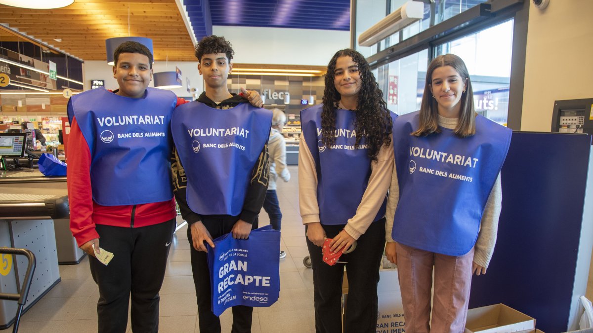 Els voluntaris del Gran Recapte d'aliments de Tàrrega.