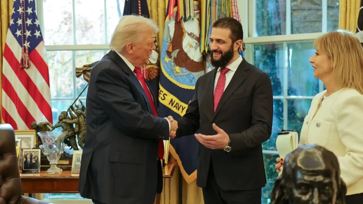 Donald Trump saluda a la Casa Blanca el seu homòleg sirià, Ahmed al-Sharaa. - PRESIDÈNCIA DE SÍRIA A X