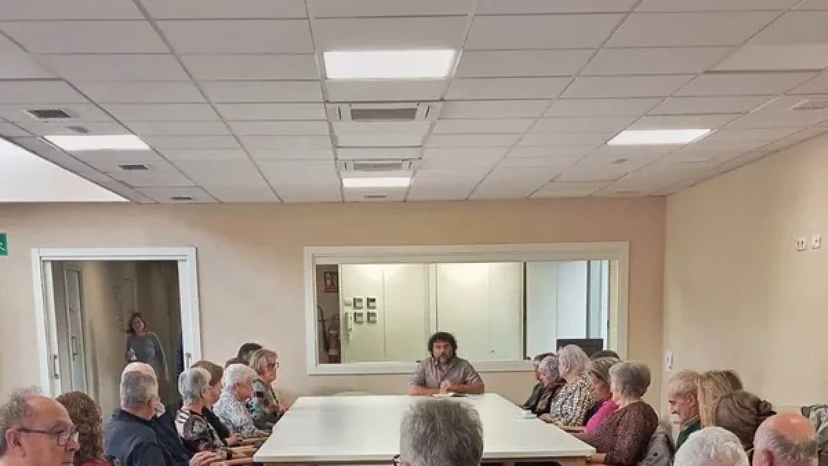 Un café-tertulia al mes con el alcalde, Joan Carles Sánchez - A.IVARS D’URGELL