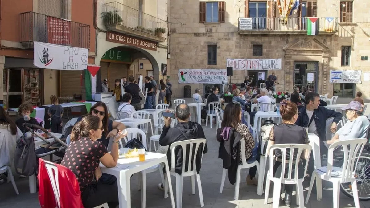 La jornada solidària que es va celebrar a la plaça Major de Tàrrega. - LAIA PEDRÓS
