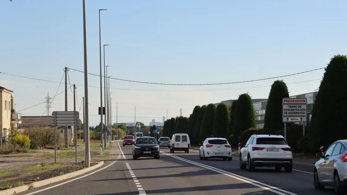Torrefarrera proyectó un carril bici a pie de la N-230 por el lado del pueblo pero Carreteras lo rechazó. - AMADO FORROLLA