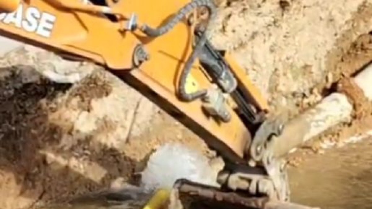 Tallat el subministrament d'aigua a Bellpuig pel trencament d'una canonada