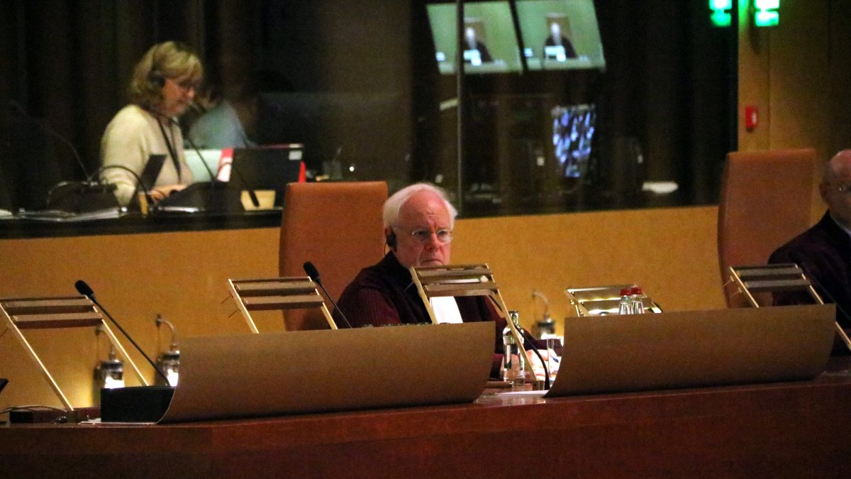 Advocat General Dean Spielmann en la sala Gran del Tribunal de Justícia de la UE (TJUE) a l'inici de la vista sobre les prejudicials del Tribunal de Comptes relativa a la llei d'amnistia.