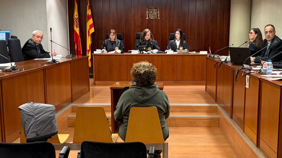 La mujer, este jueves en la Audiencia de Lleida.
