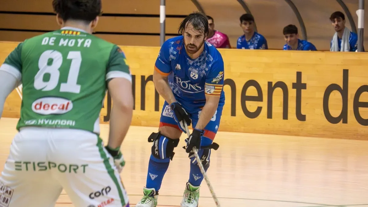 Jordi Badia, en una jugada ante el Cerdanyola. - ANIOL MORAL