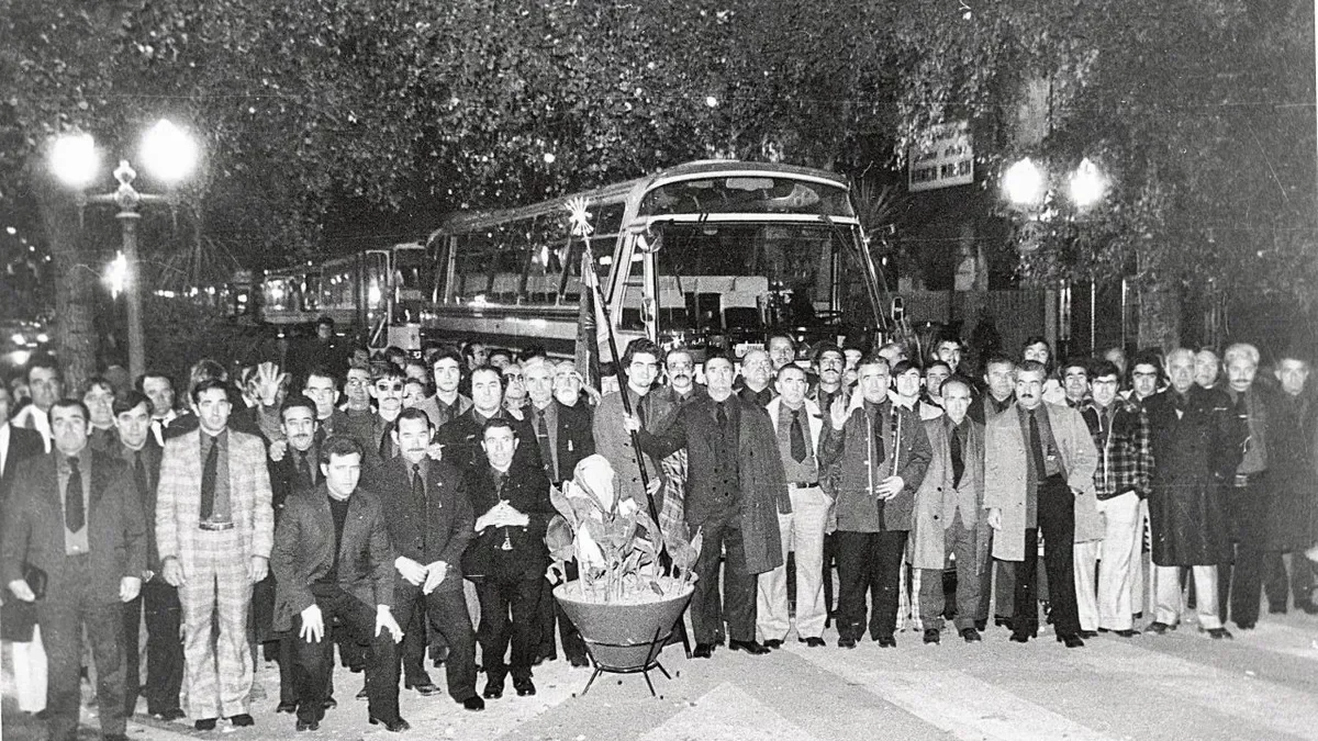 Parte de la expedición leridana en Rambla Ferran antes de partir hacia el Valle de los Caídos. - JCM