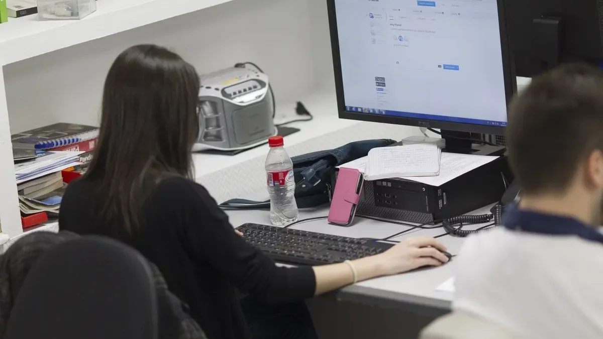 Las mujeres son uno de los colectivos más afectados por la temporalidad y la parcialidad. - EUROPA PRESS