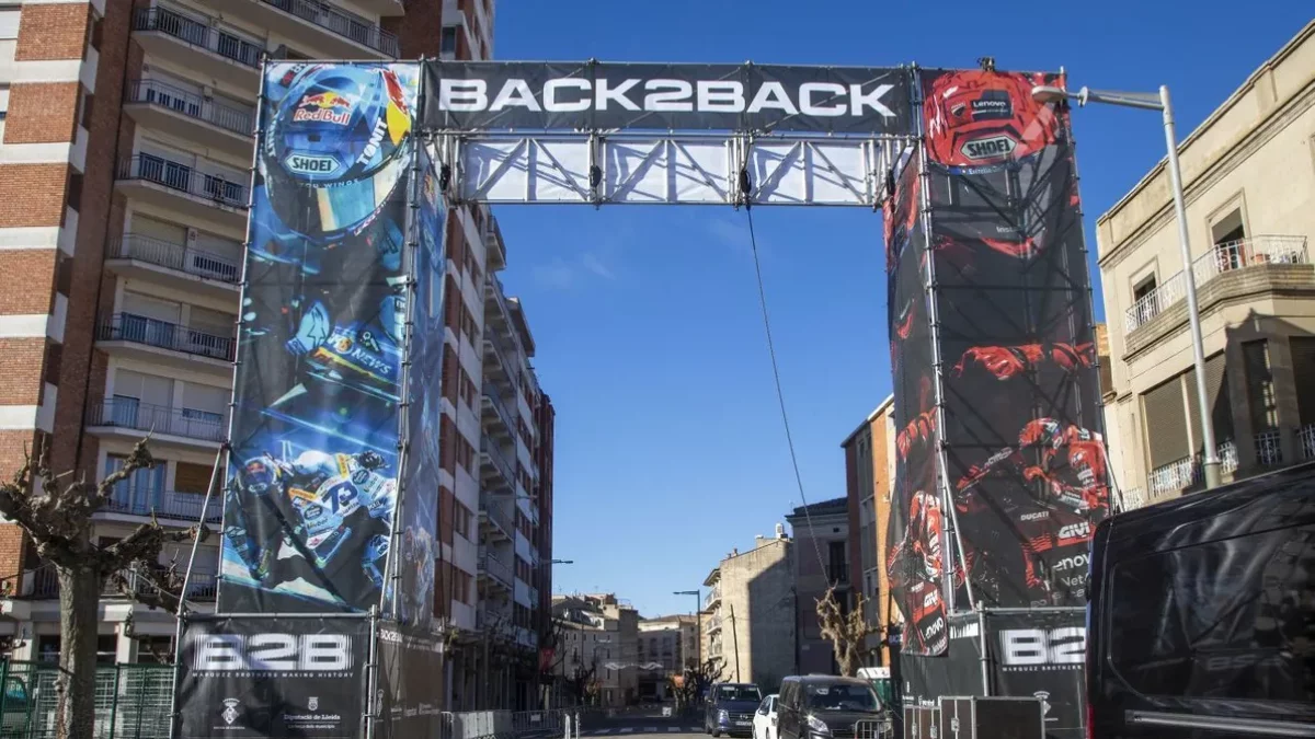 L’entrada a la zona en la qual se celebrarà la festa dels germans Márquez. - LAIA PEDRÓS