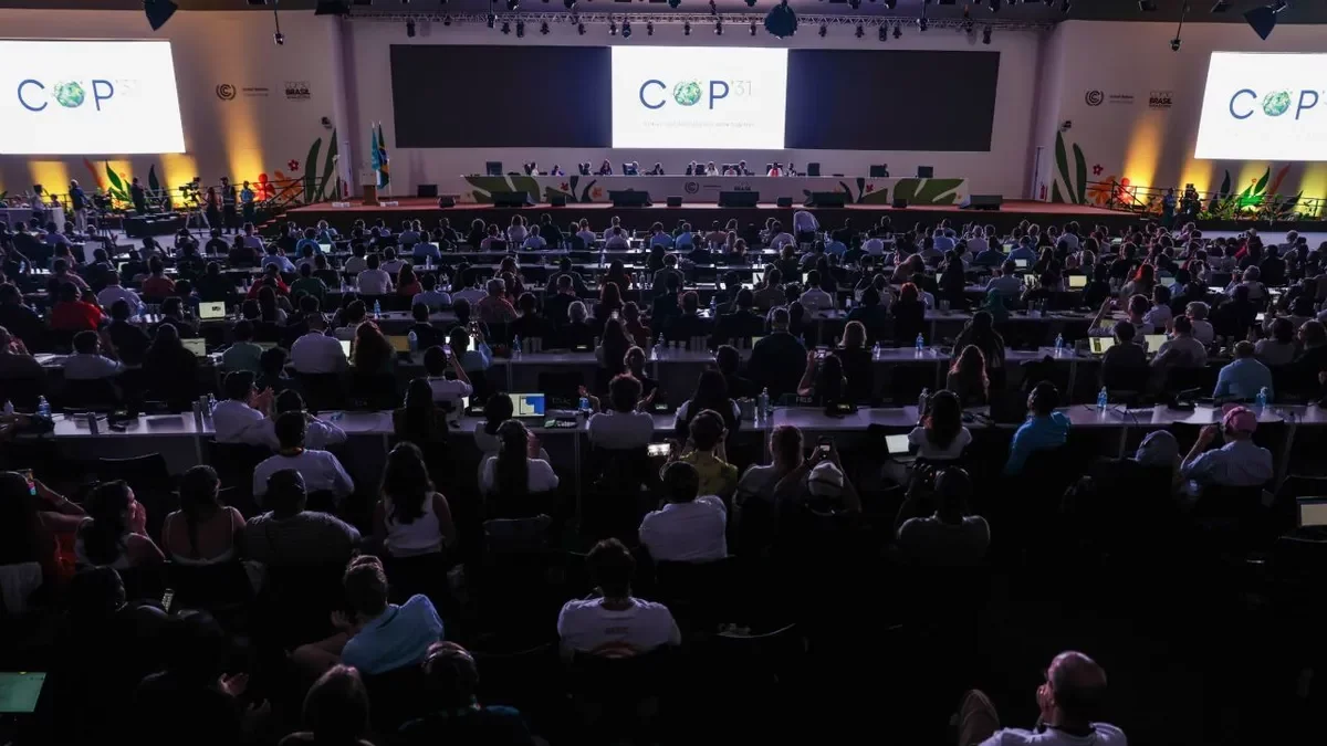 La sessió plenària de la COP30 celebrada ahir. - FRAGA ALVES/EFE