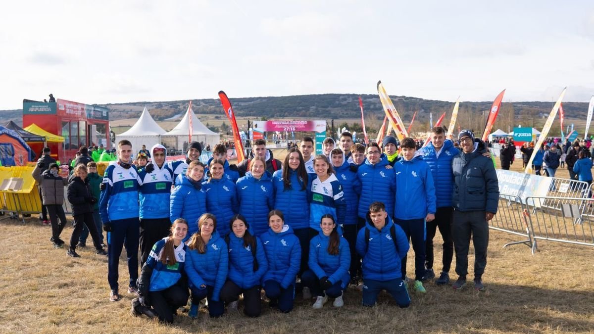 Els representants del Xafatolls que van acudir a l’Estatal de cros per Clubs a Atapuerca. - ADRIÁN CAMARASA