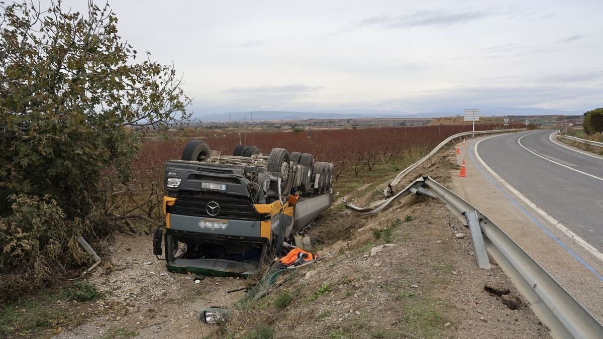 Camions bolcats a Sant Guim de Freixenet i Benavent de Segrià - AMADO FORROLLA