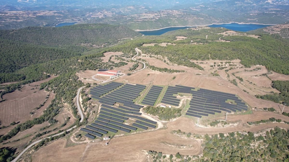 La central solar de la cooperativa Som Energia a Tiurana. - SOM ENERGIA