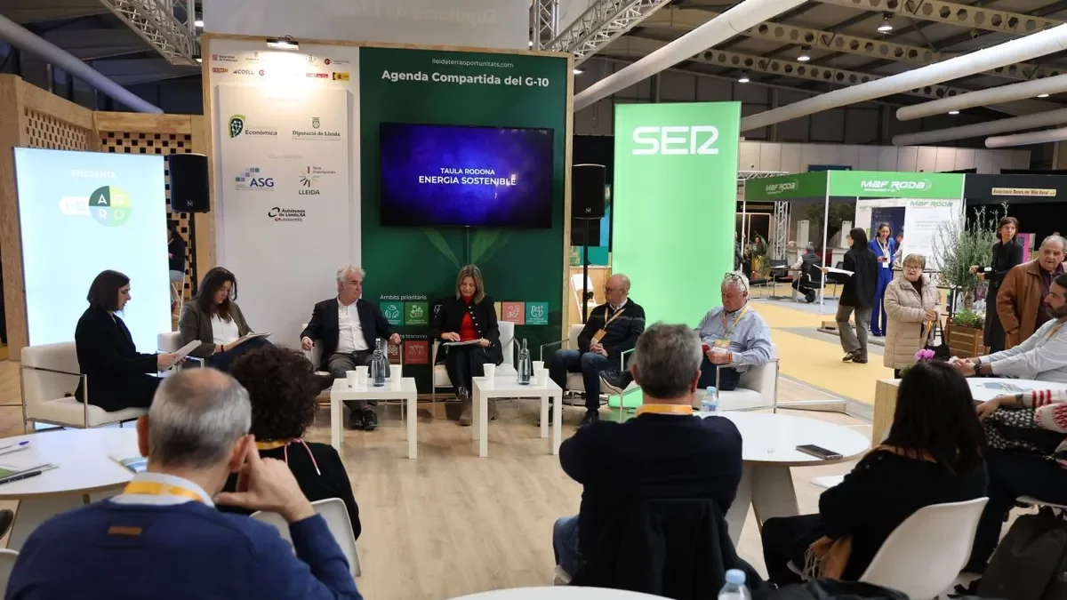 Una de les taules de debat en la jornada de Ràdio Lleida. - AMADO FORROLLA