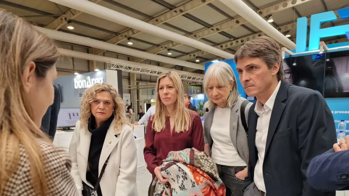 Una delegació de Junts va visitar el certamen. - JUNTS