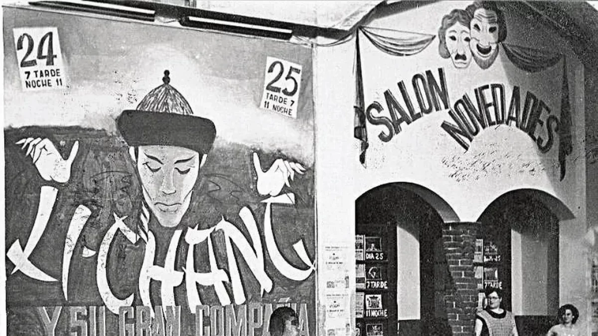 Cartells anunciadors d’espectacles que es feien al teatre Novedades, obra de Rodríguez.