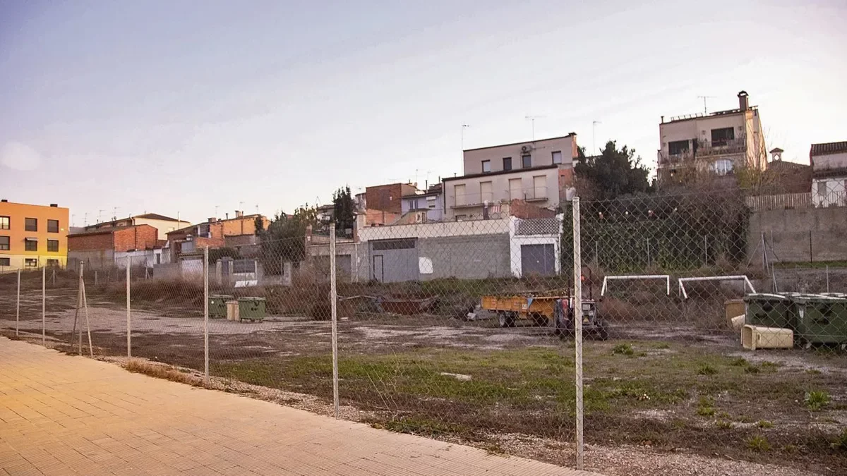 La parcel·la està situada al carrer Sebastià Sala i Bonastre, a la nova zona d’equipaments. - LAIA PEDRÓS