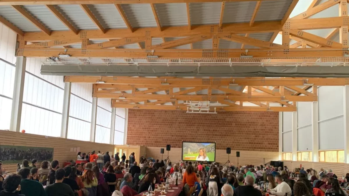 El pavelló de Barruera va acollir el dinar popular del romànic. - A. V. B.