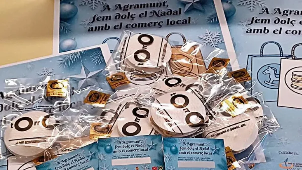 Vista del Torró d’Agramunt individual i les targetes per rascar. - AJUNTAMENT D’AGRAMUNT