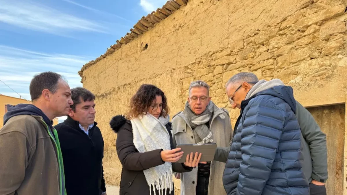 El presidente de la Diputación, Joan Talarn, visitó ayer el pueblo. - DIPUTACIÓ
