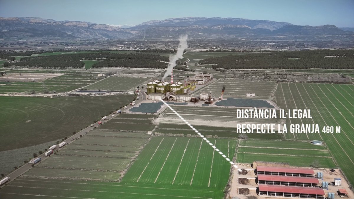 Recreació de Pobles Vius de la planta de biogàs de la Sentiu i de la distància fins a una granja existent.