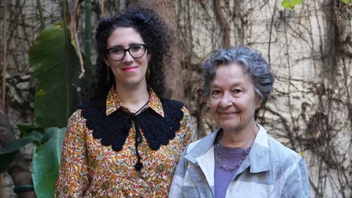 La il·lustradora Áurea López i l’escriptora pallaresa Maria Barbal, ahir a Barcelona. - ACN