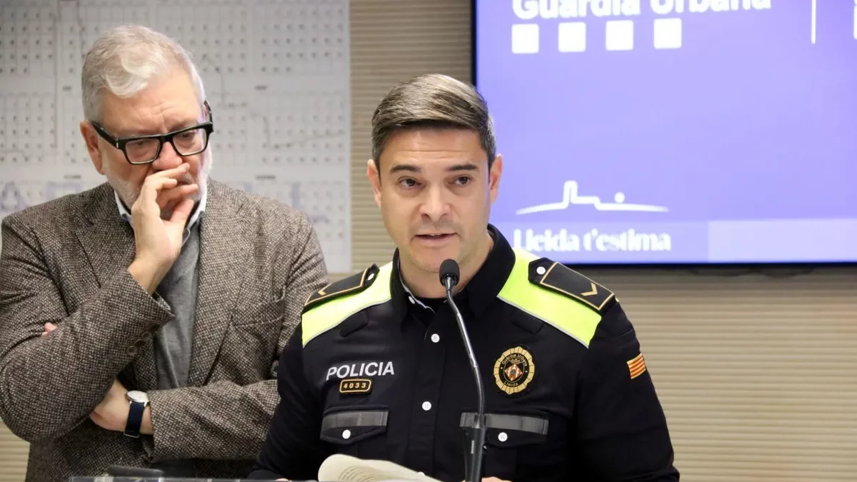 Roberto Santaeufemia, ahir amb l’alcalde, Fèlix Larrosa. - ANNA BERGA/ACN