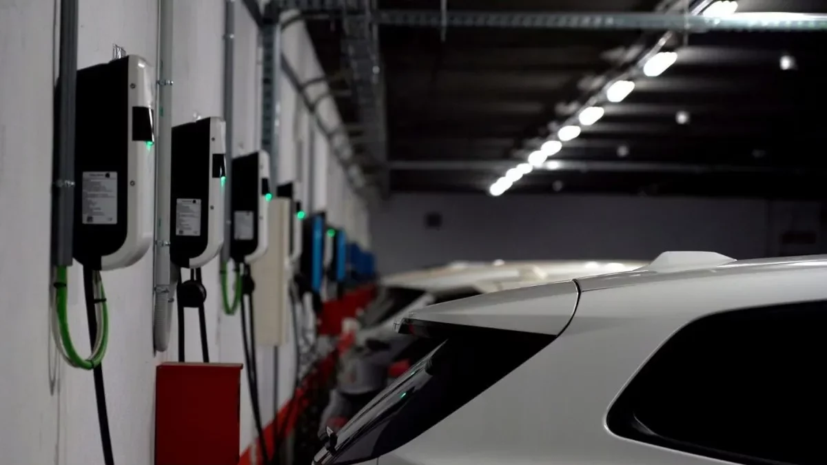 La electrificación del parque automovilístico es esencial para cumplir objetivos climáticos. - EUROPA PRESS