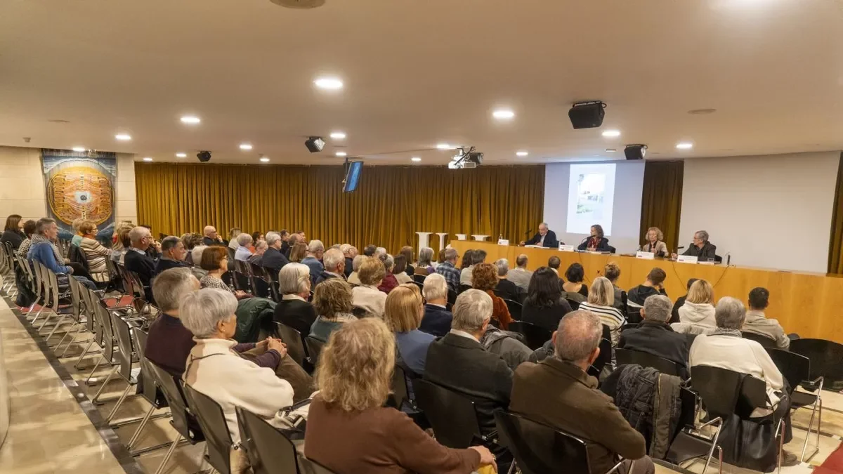 La presentación del libro se hizo en la facultad de Medicina. - PAU PASCUAL PRAT