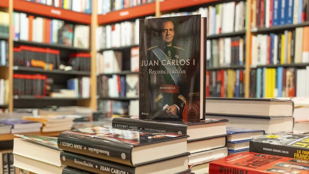 ‘Reconciliación’, de Joan Carles I, en una llibreria de Lleida. - PAU PASCUAL PRAT