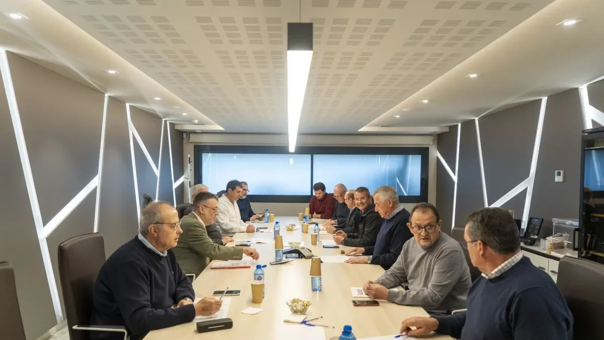 La junta de preus del porcí reunida ahir a Mercolleida. - PAU PASCUAL